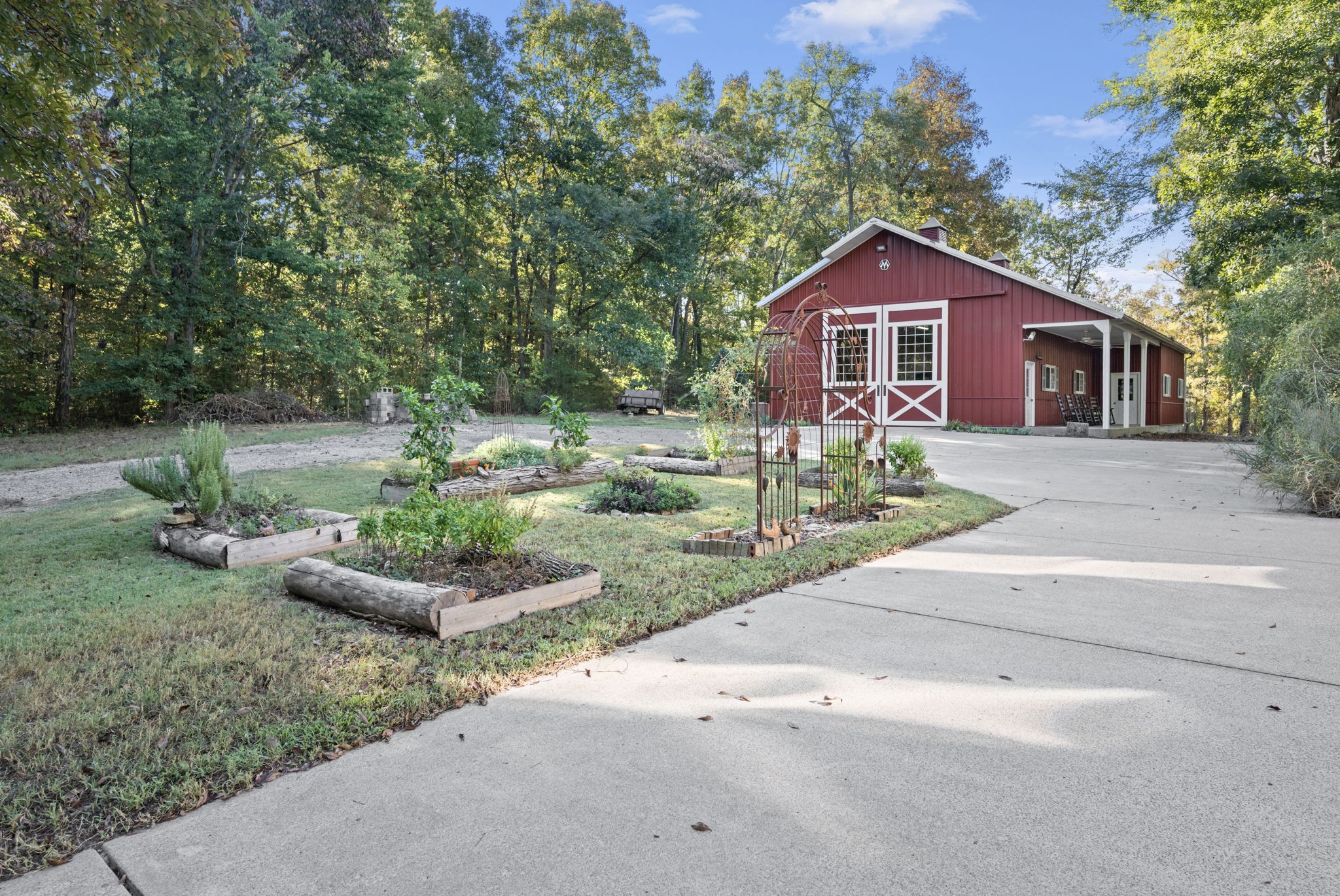 2399 Thompson Rd