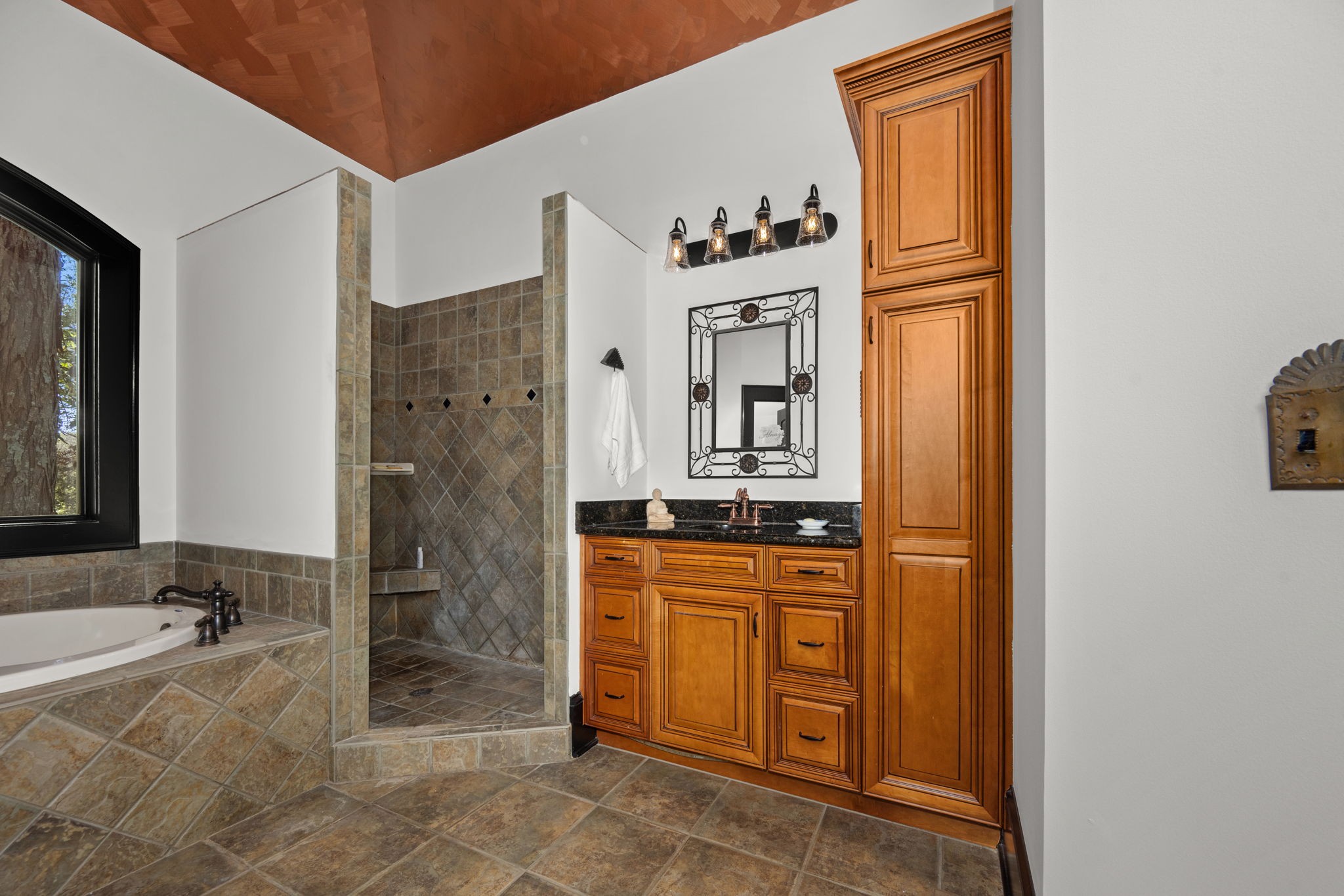 2399 Thompson Rd