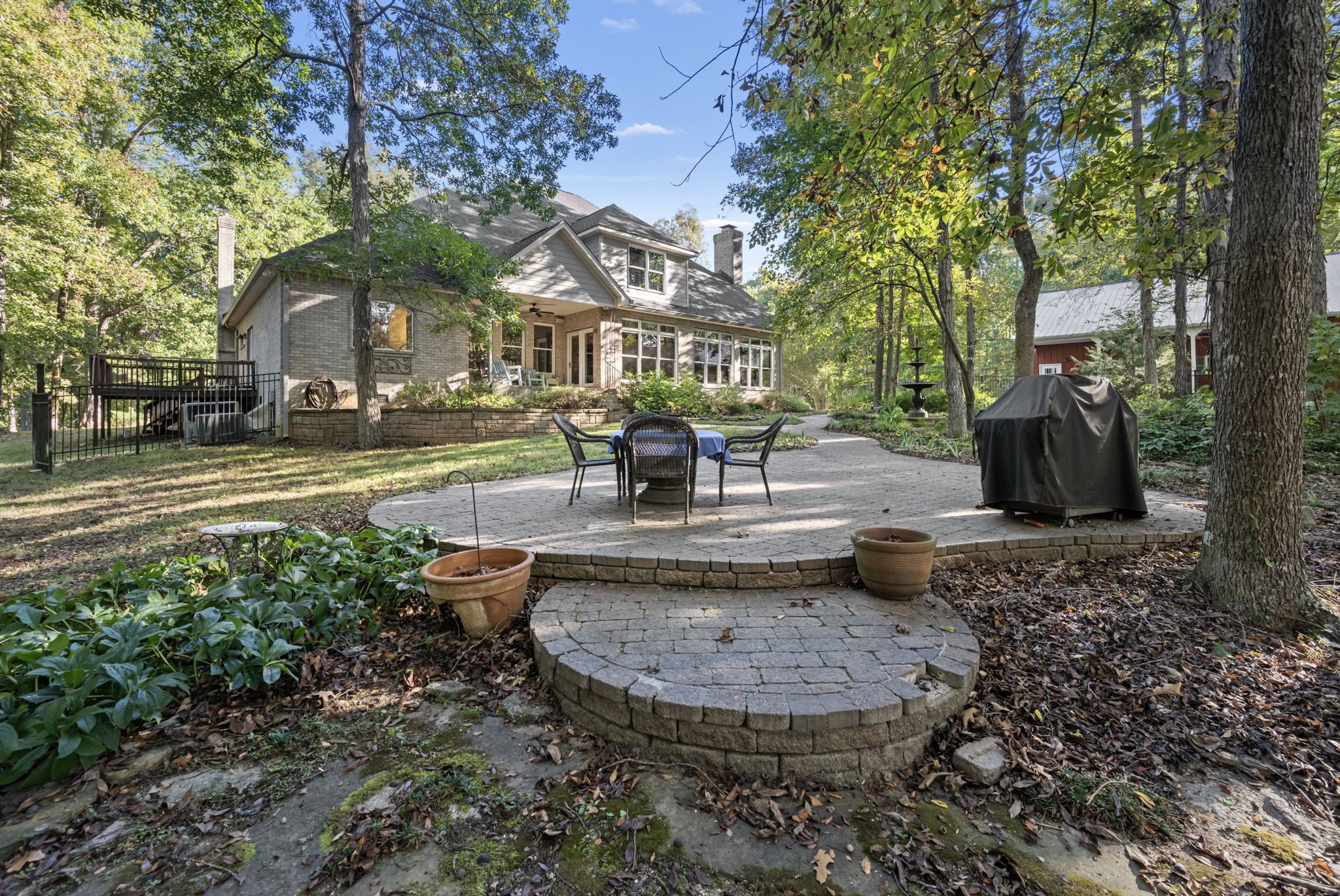 2399 Thompson Rd