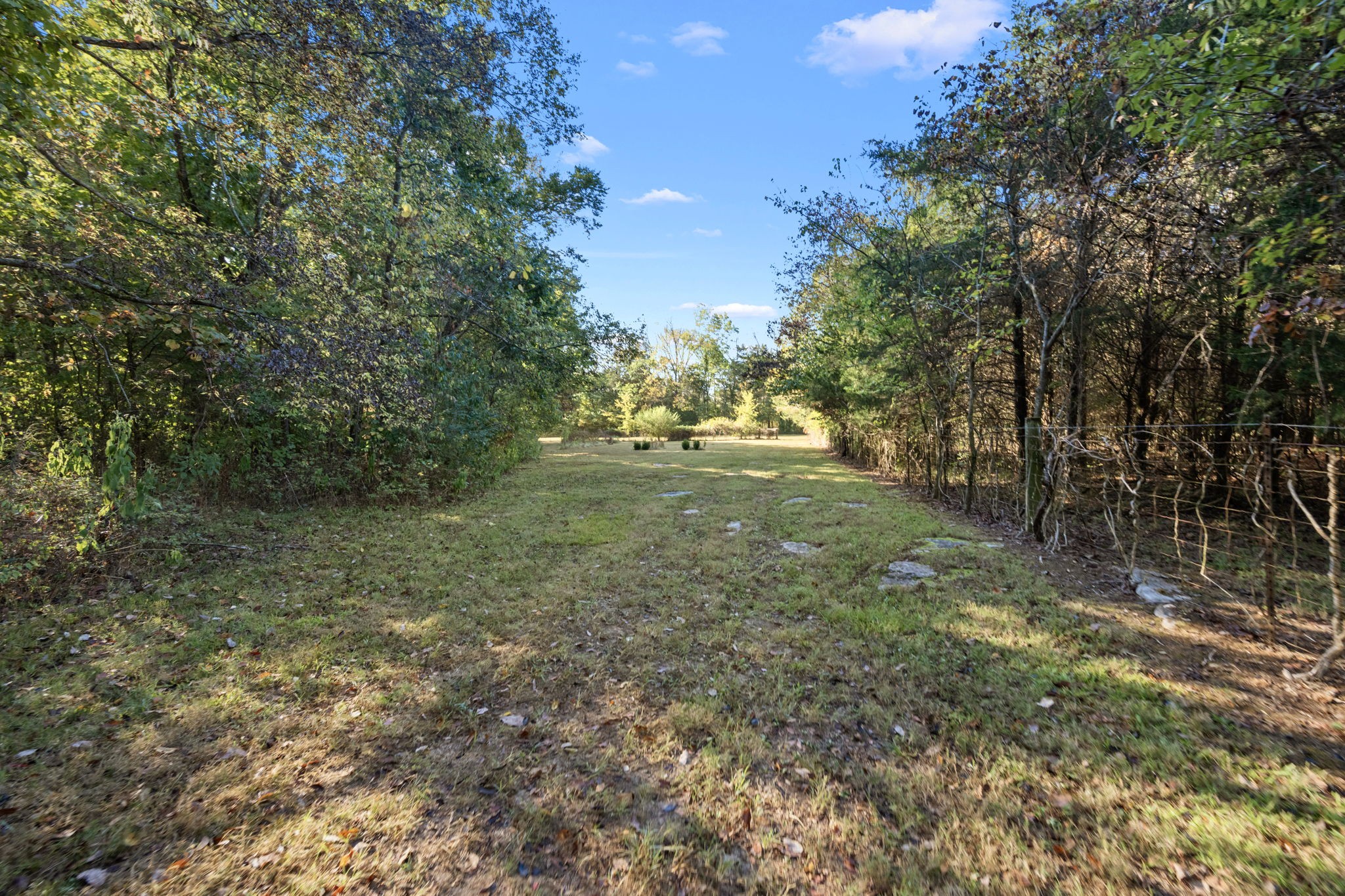 2399 Thompson Rd