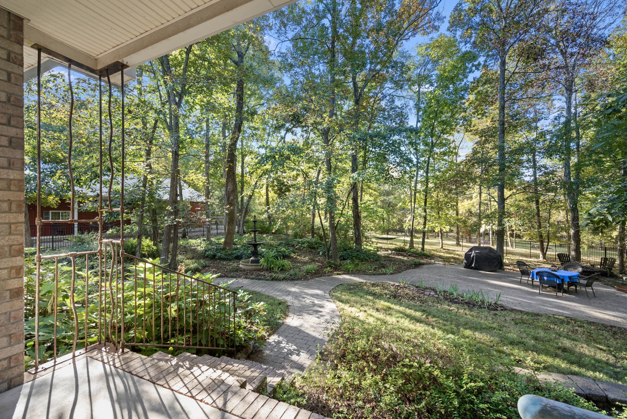 2399 Thompson Rd