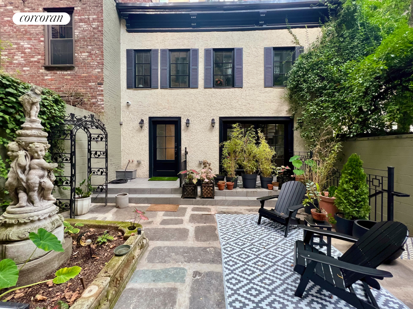 405 W 44TH Street CARRHOUSE