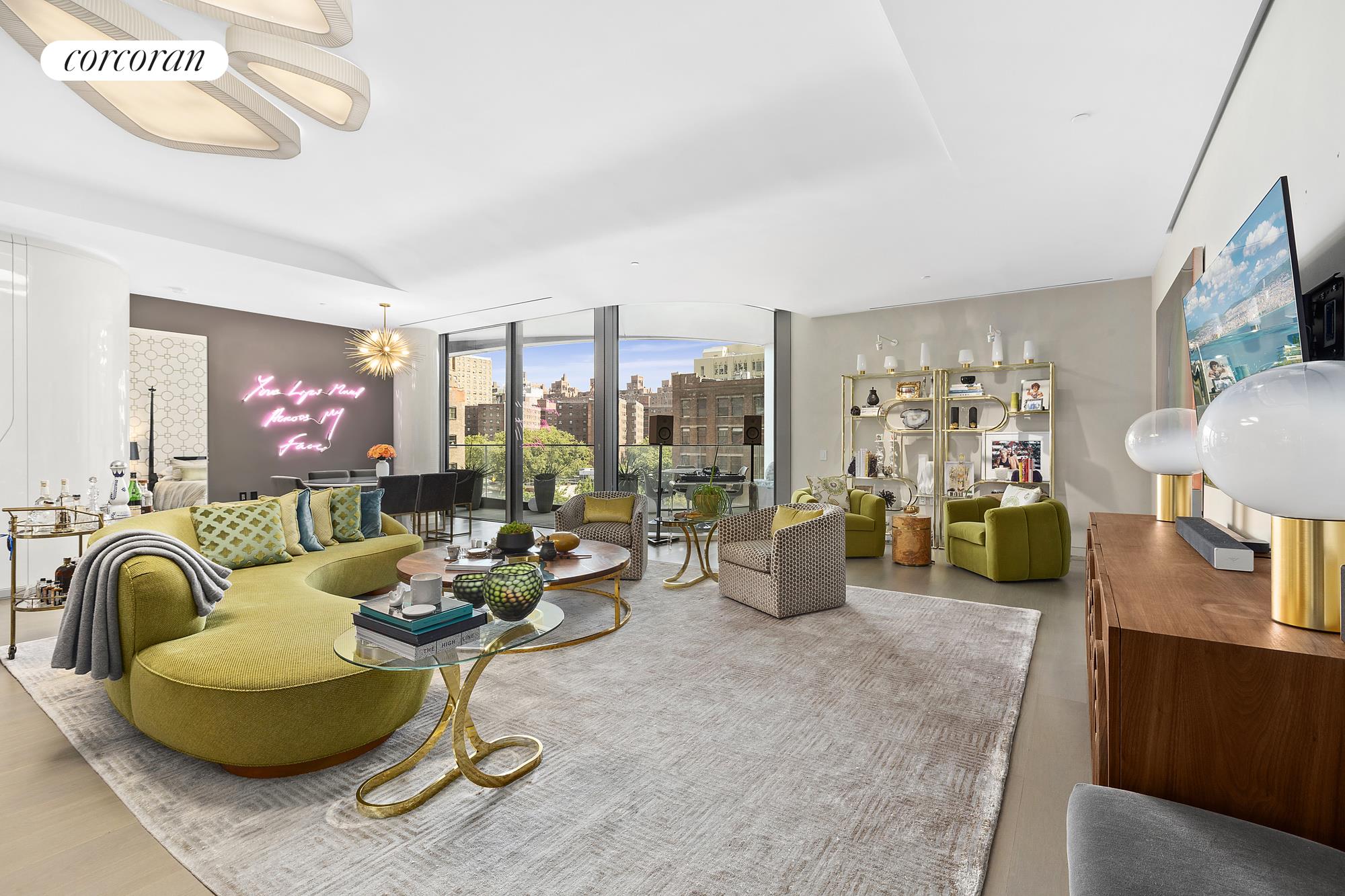 520 W 28TH Street 19