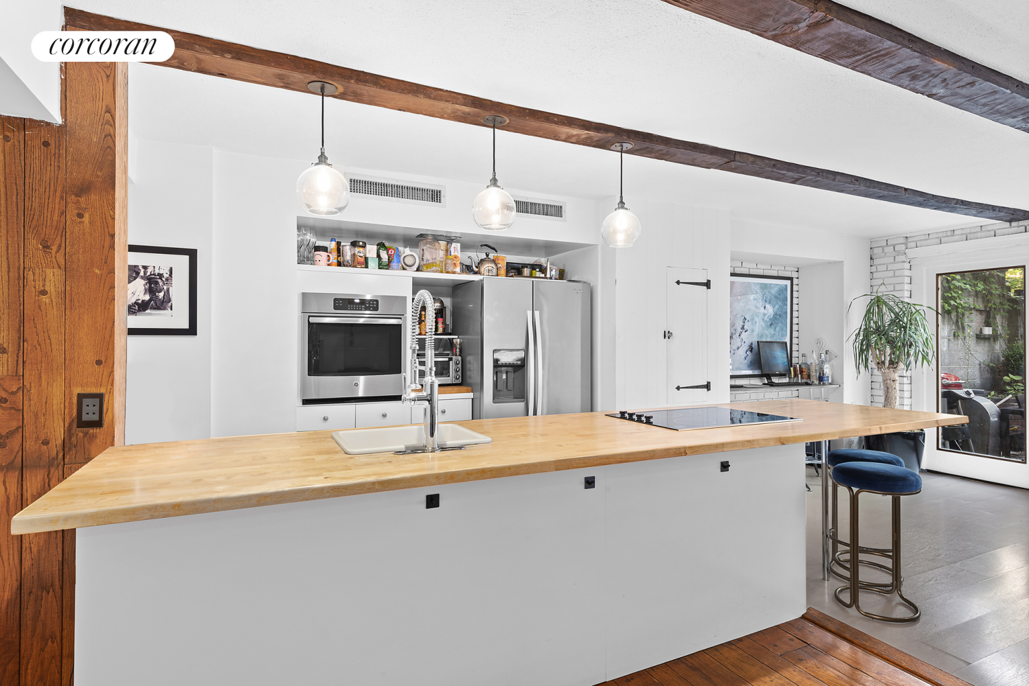 331 W 19TH Street TWNH