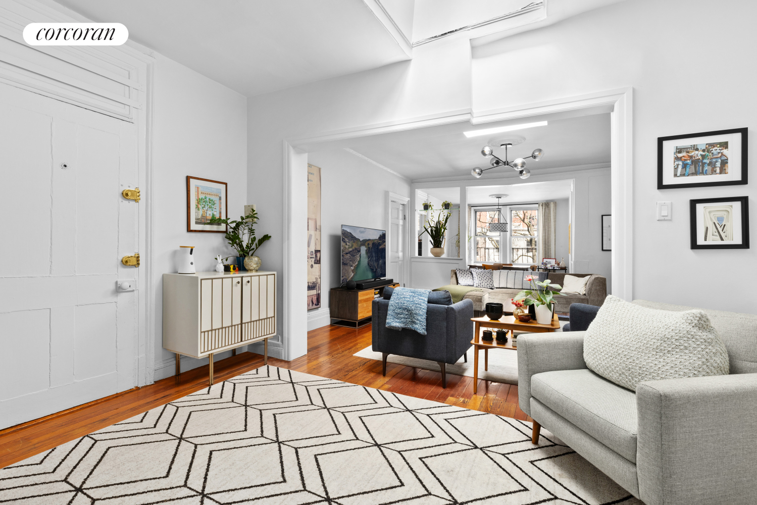 331 W 19TH Street TWNH