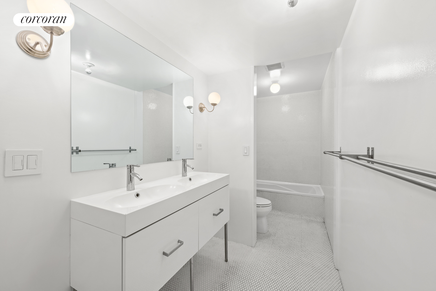 331 W 19TH Street TWNH