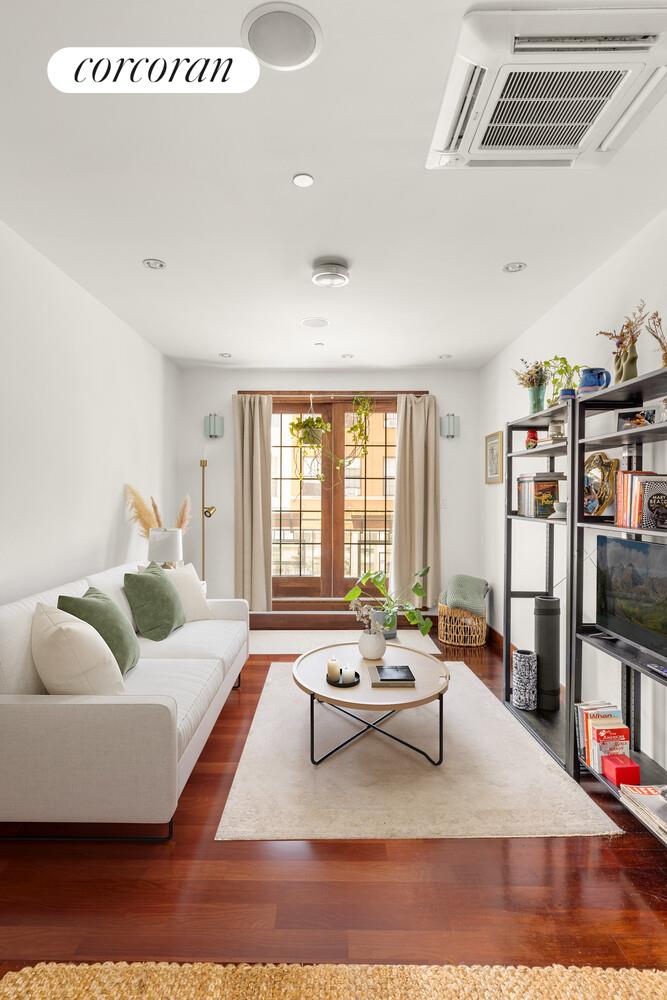 607 MANHATTAN Avenue 2FL