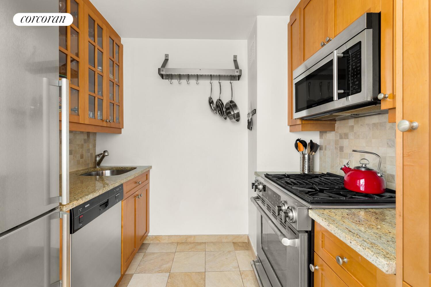 301 E 22ND Street 12S