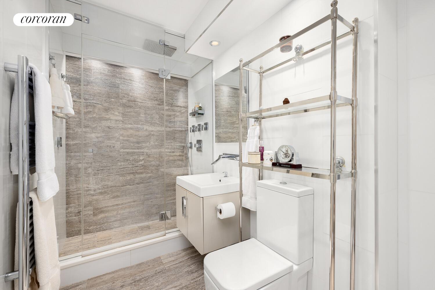 70 E 10TH Street 3G