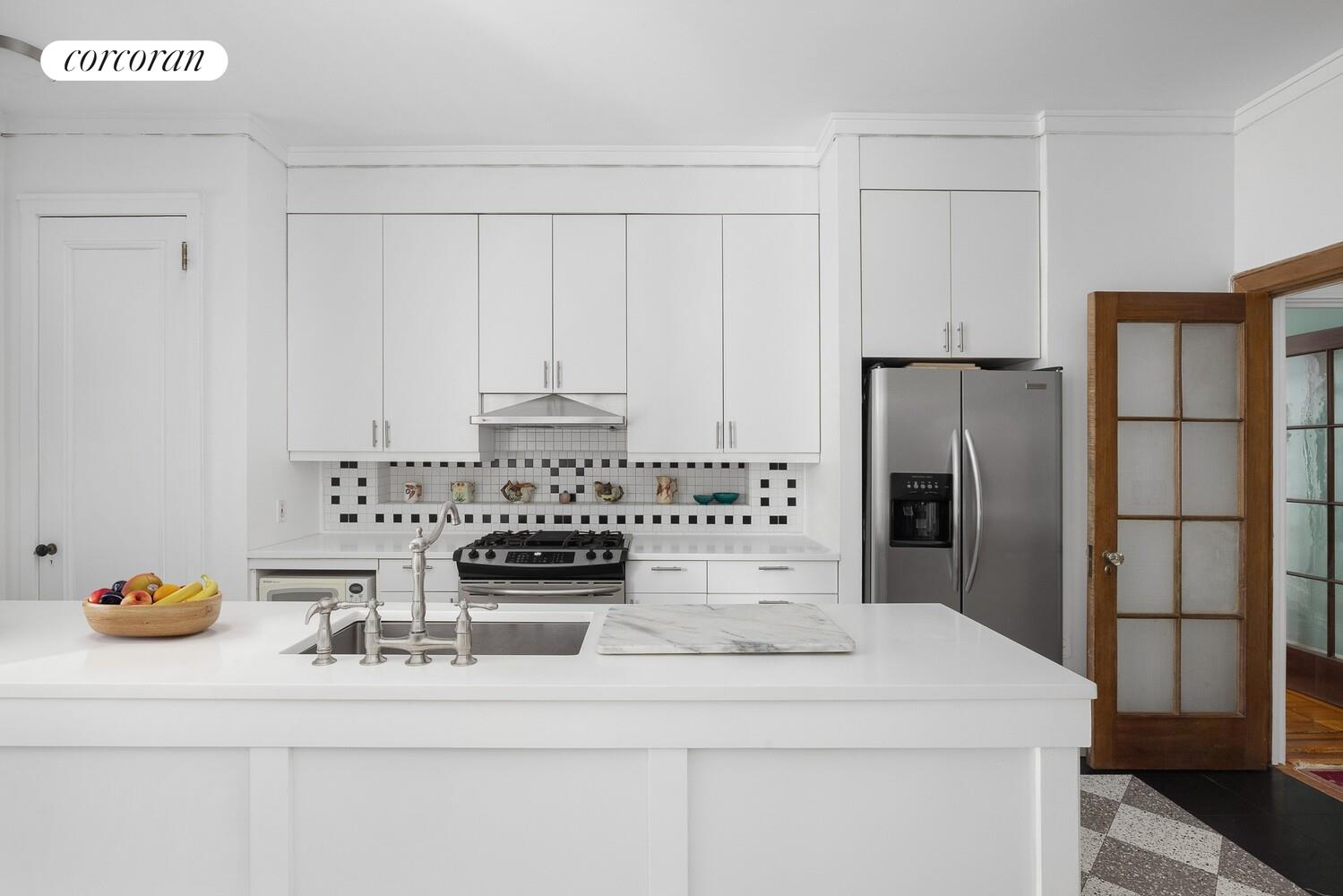 490 W END Avenue 3D