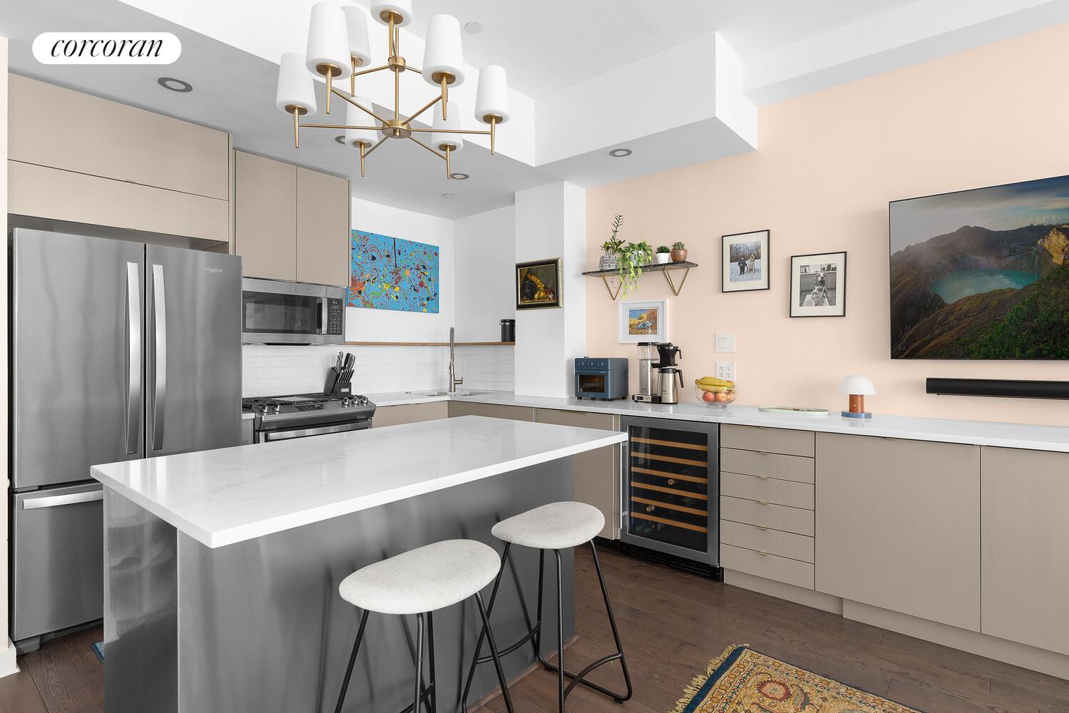 214 RICHARDSON Street LOFT6