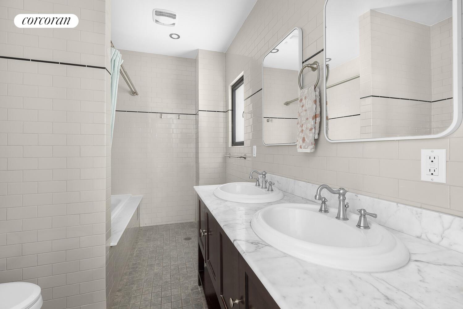 214 RICHARDSON Street LOFT6