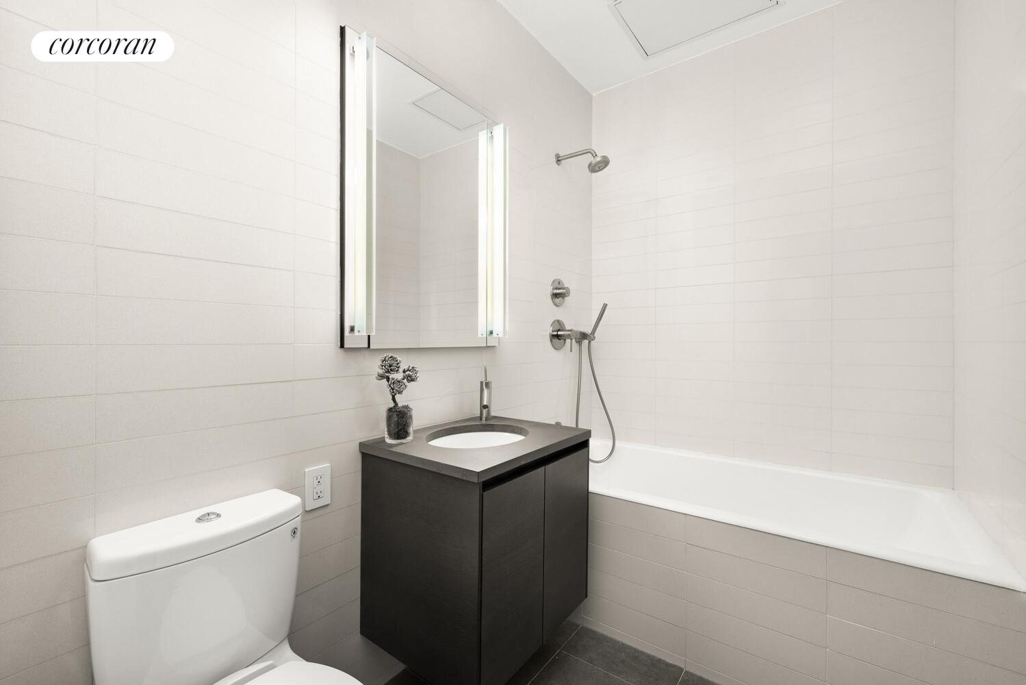 77 READE Street 2E
