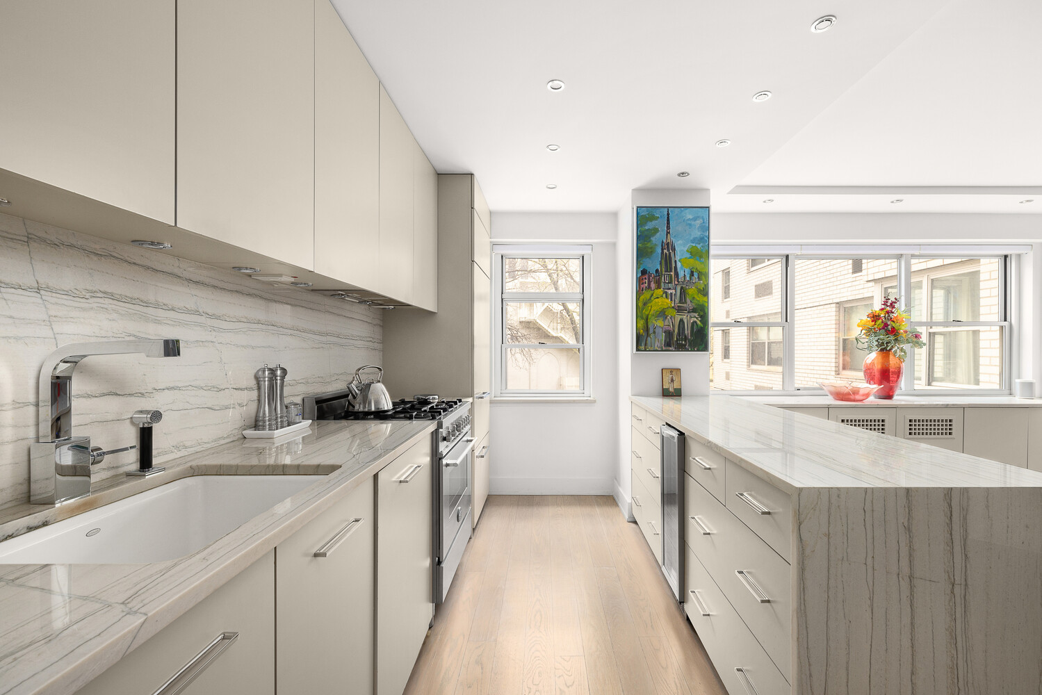 70 E 10TH Street 3G