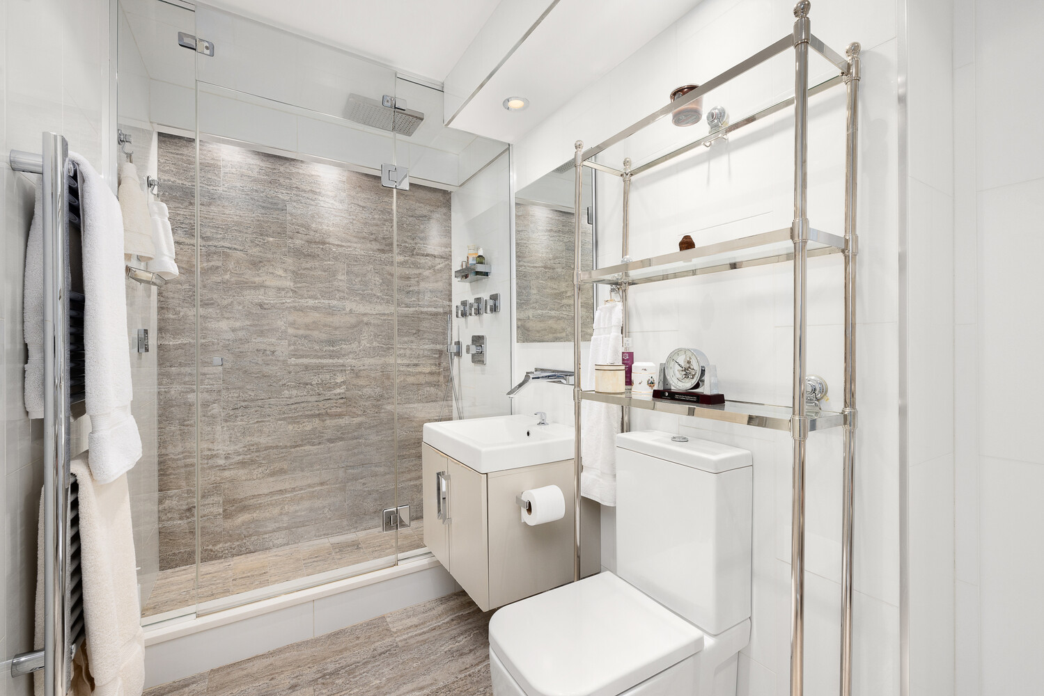 70 E 10TH Street 3G