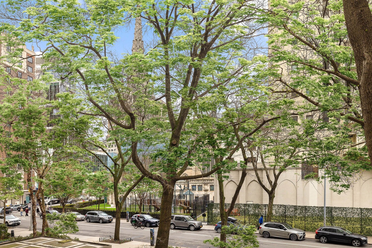 70 E 10TH Street 3G