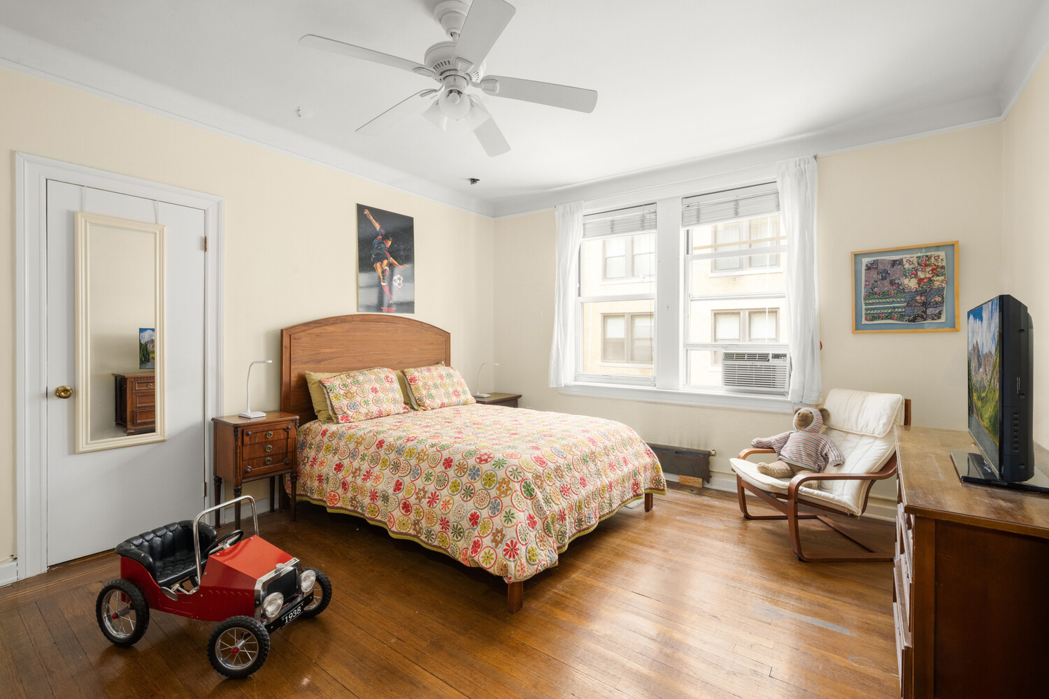 320 W 87TH Street 4E