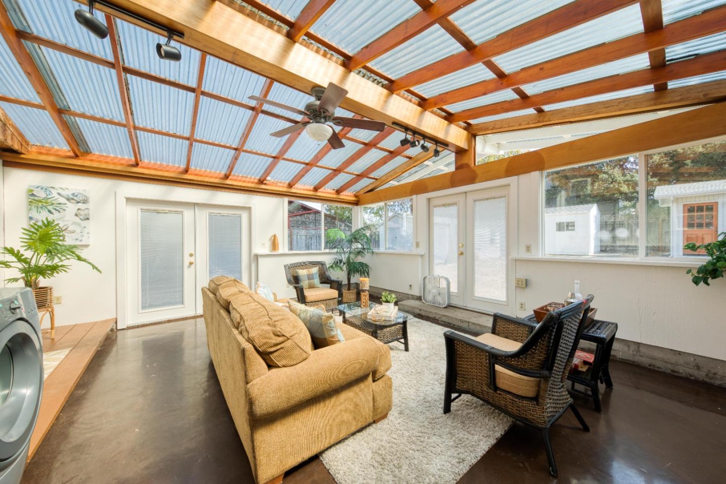 1118 Seabright AVE