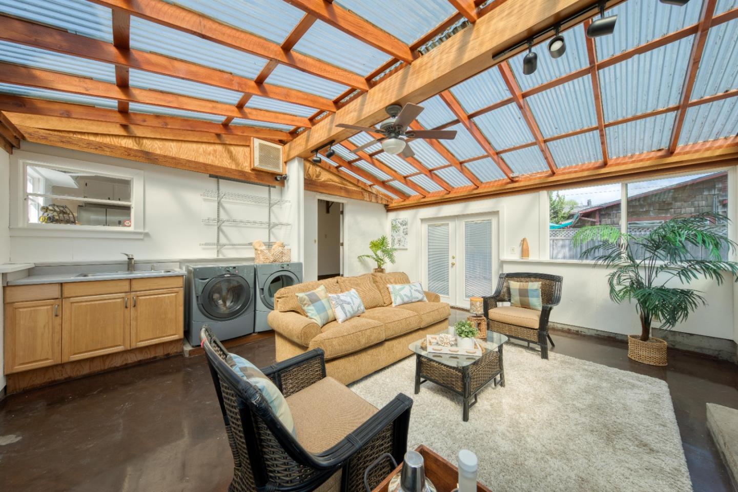 1118 Seabright AVE