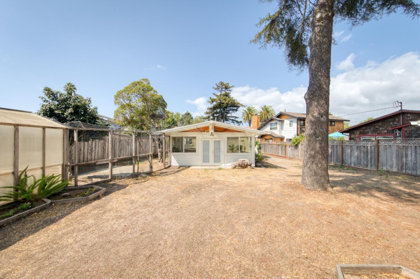 1118 Seabright AVE