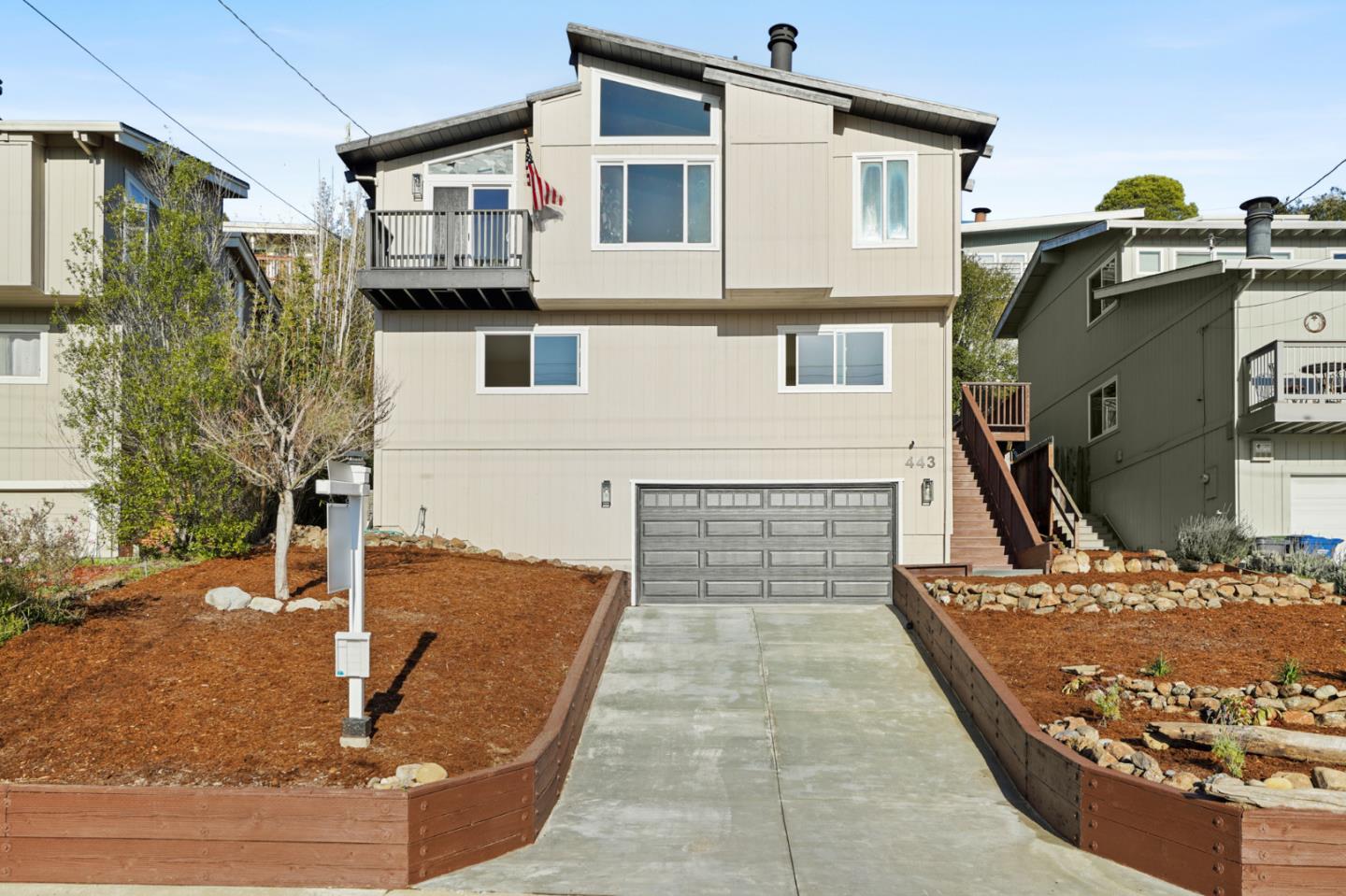 443 Monterey DR