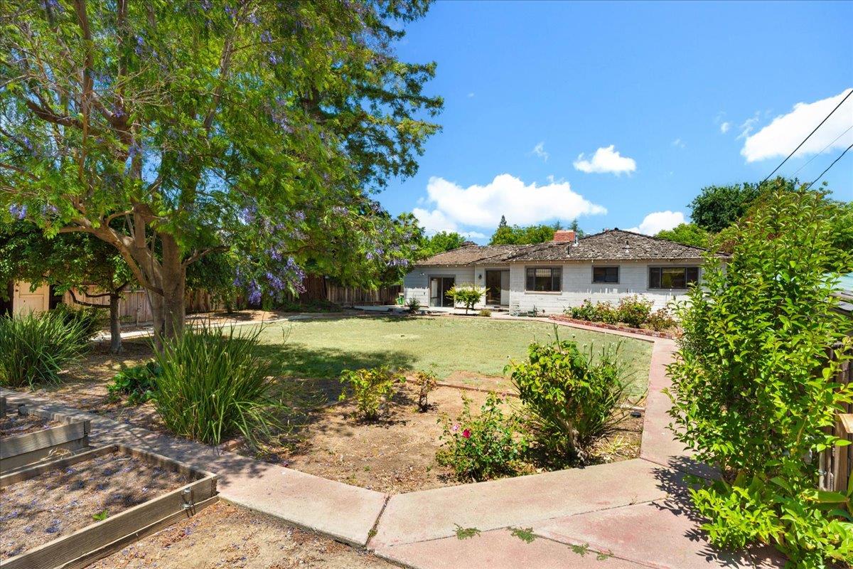 80 El Caminito Avenue