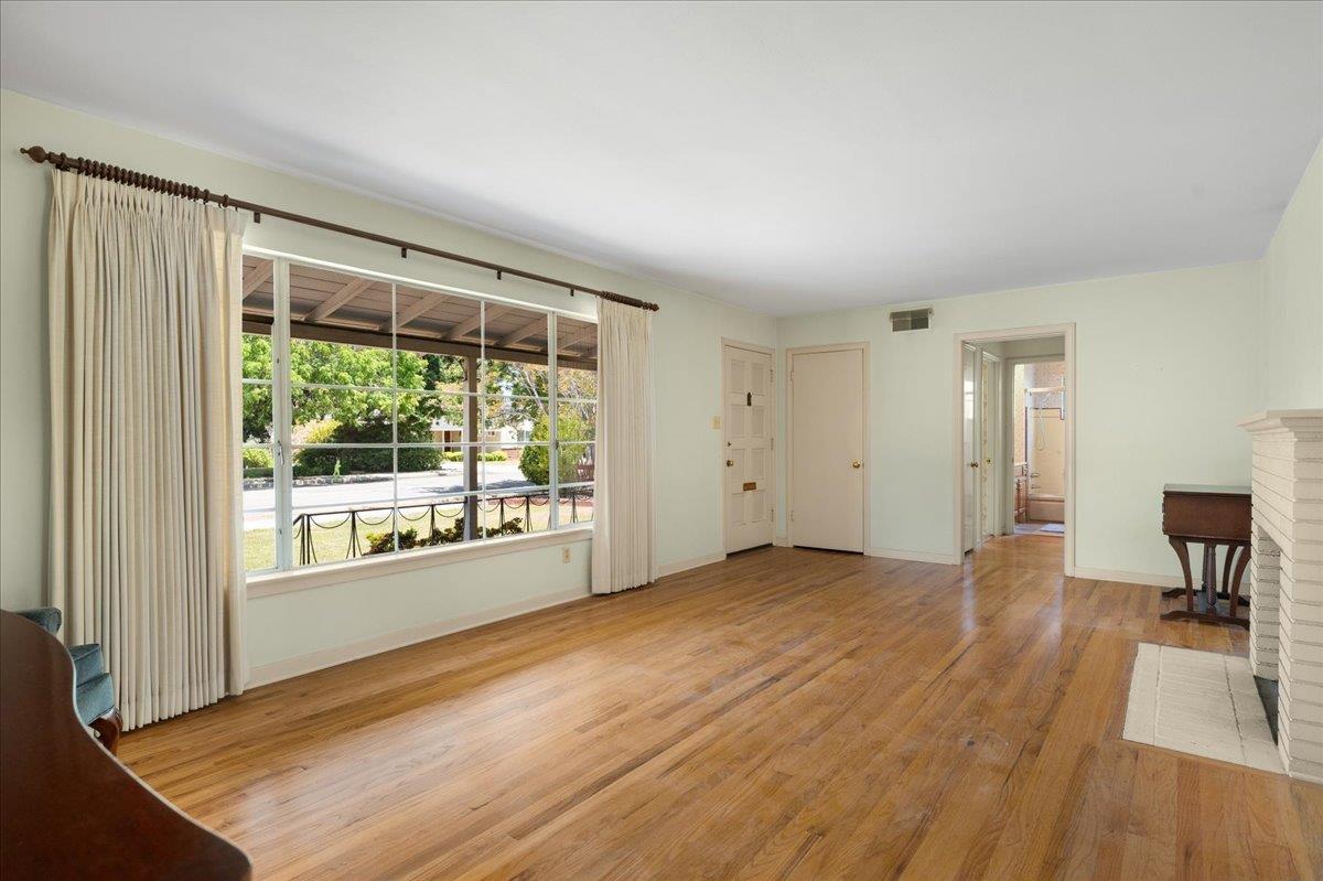 80 El Caminito Avenue