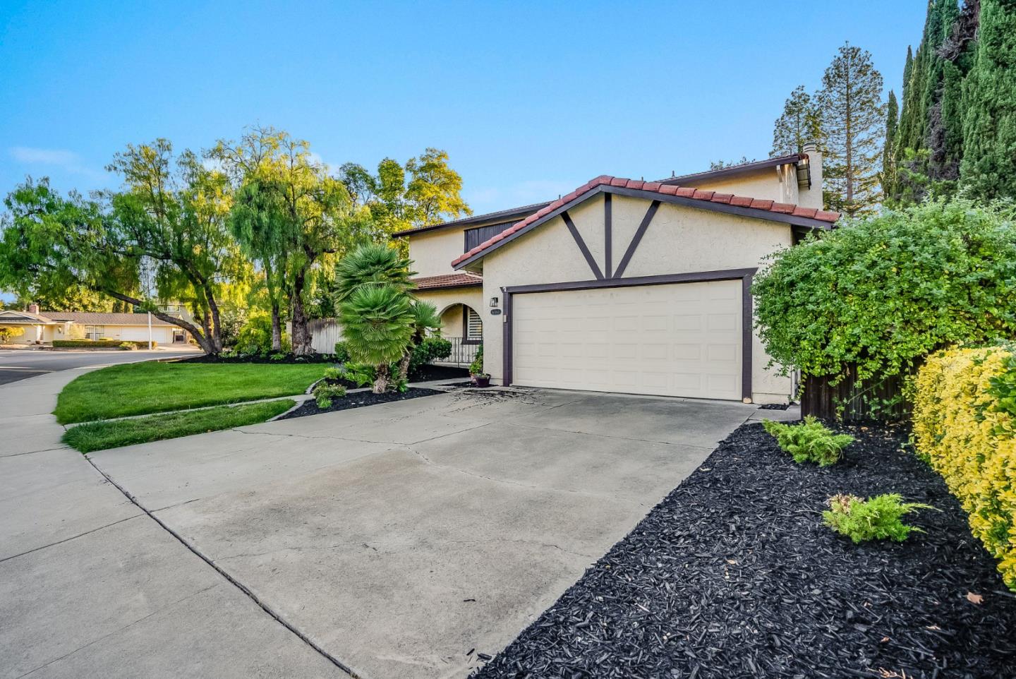 6443 Arlington Drive