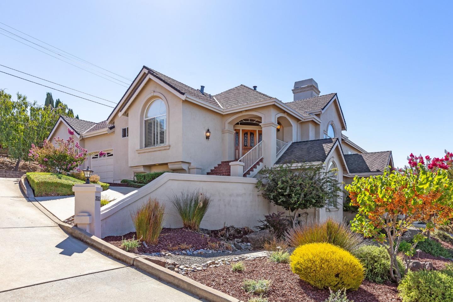 3502 Ambra Way