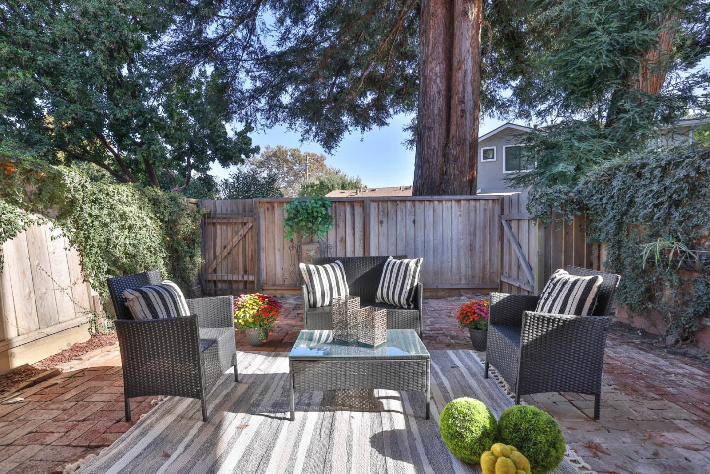 1528 Pine Glen Court