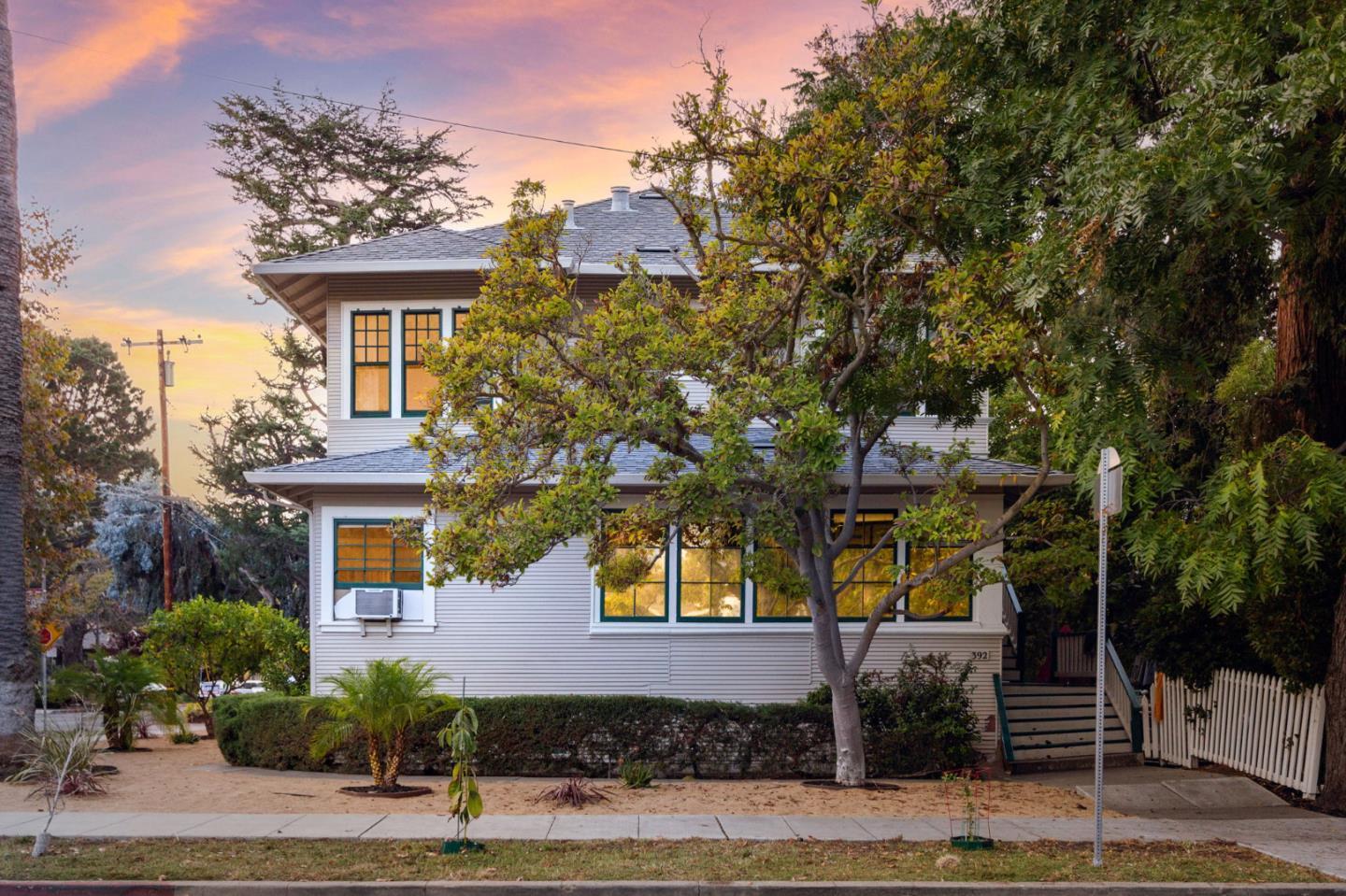 392 View Street
