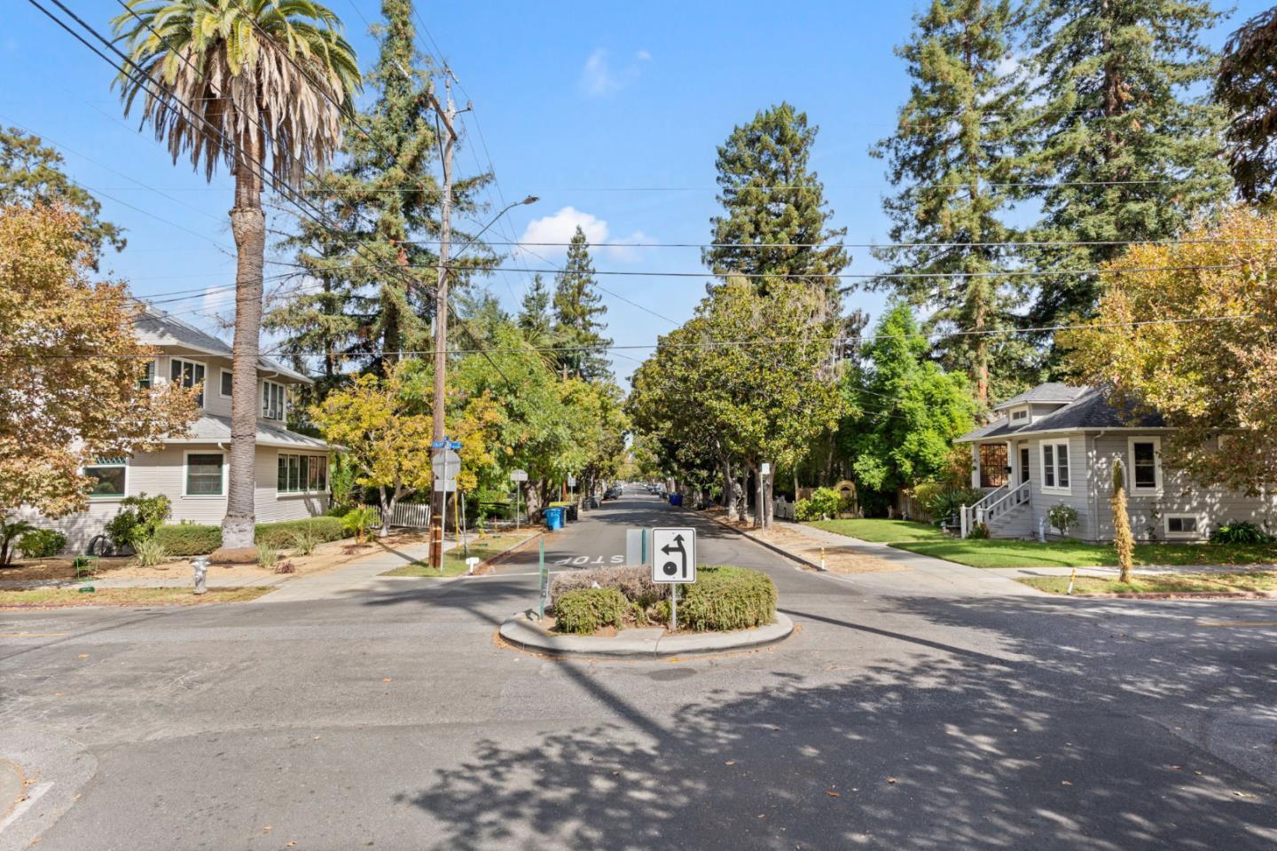 392 View Street
