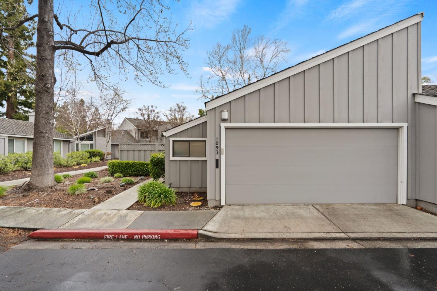 1093 Cumberland Place