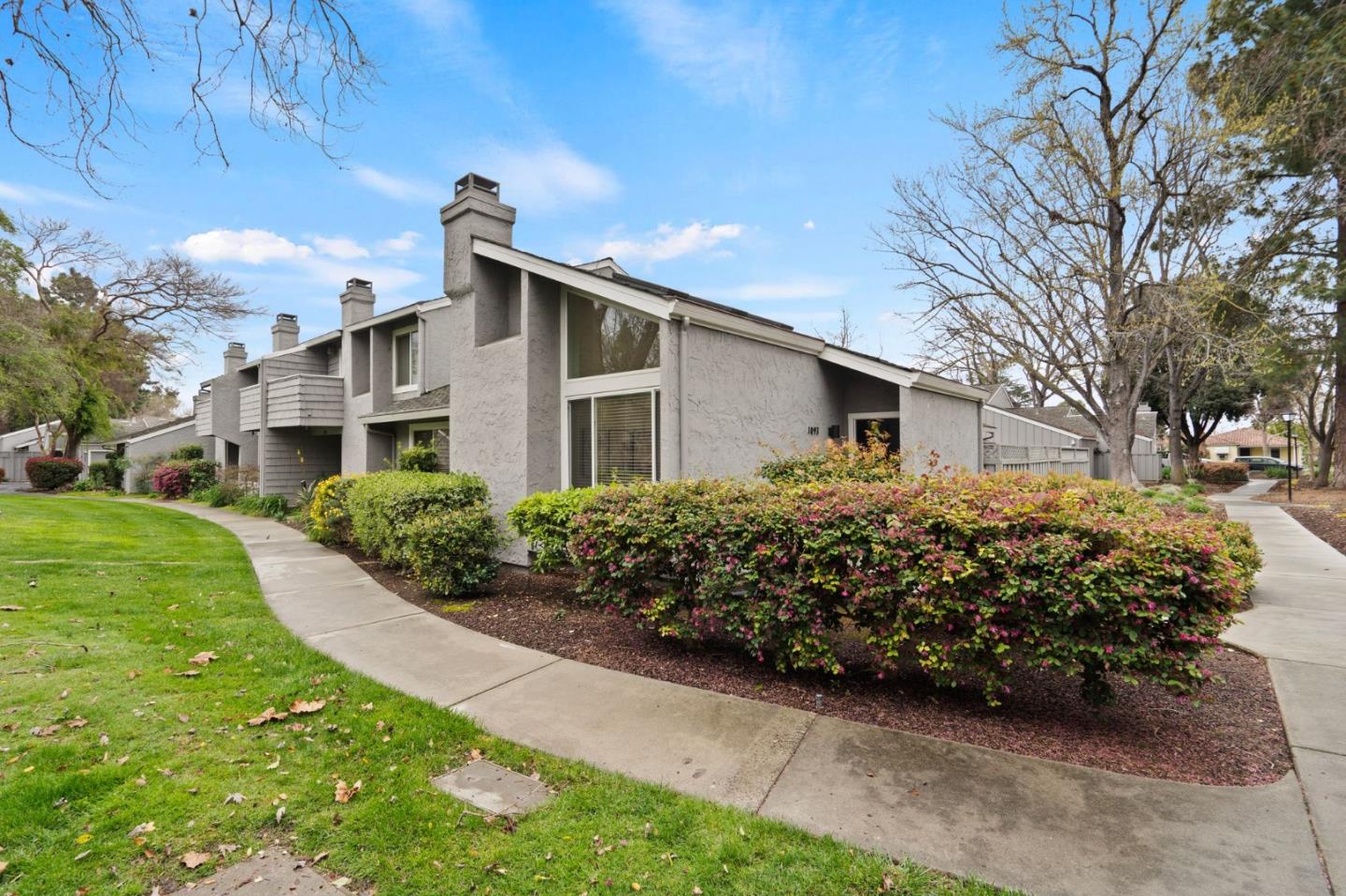 1093 Cumberland Place
