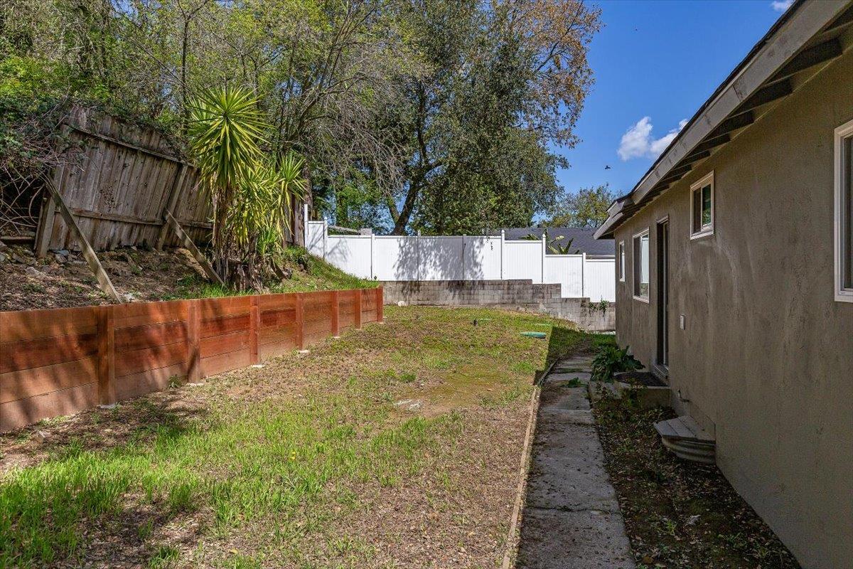 21525 Madrone Drive