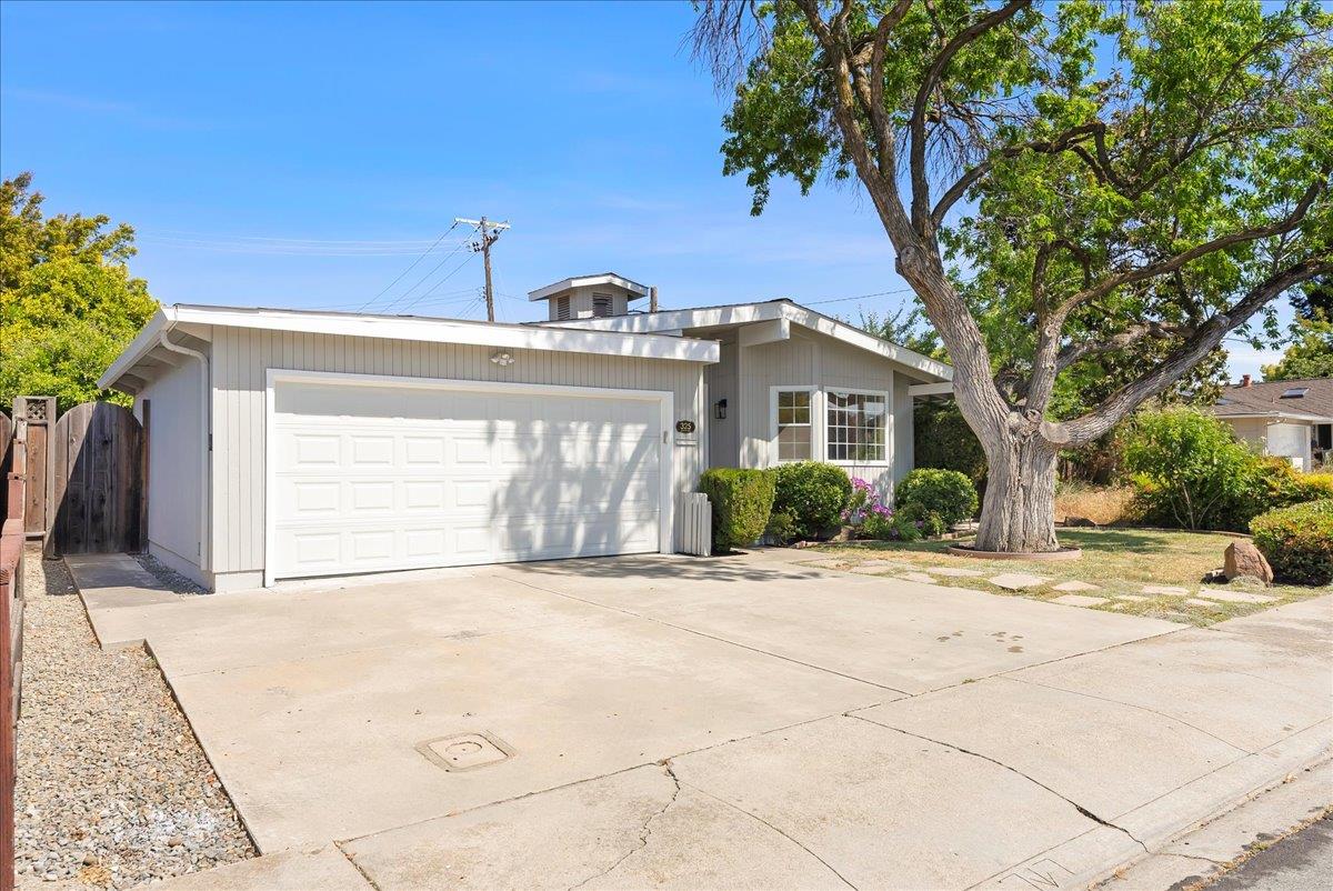 325 Burnett Avenue