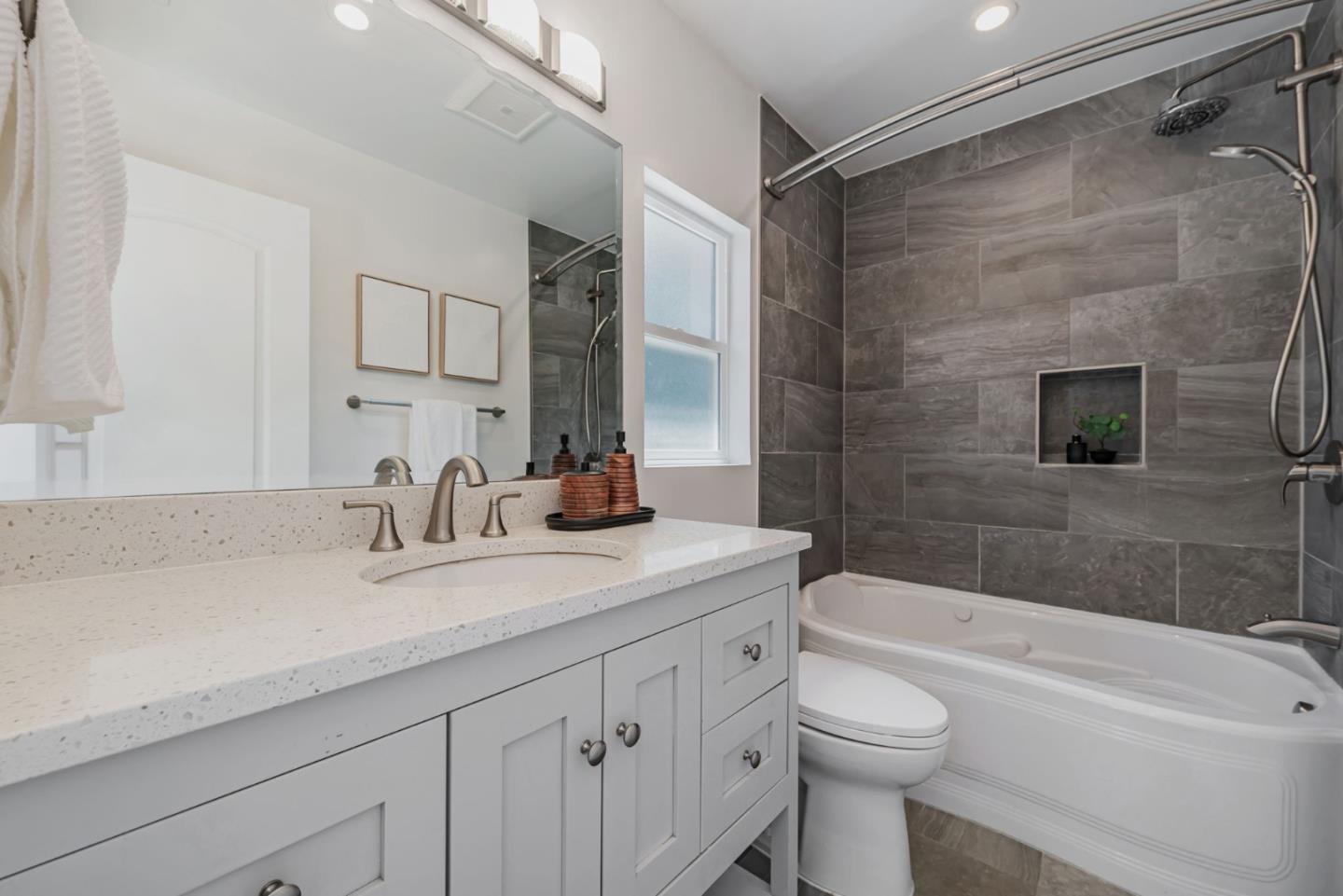 1711 Parkside Avenue