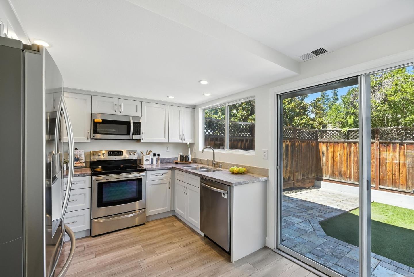 956 Deer Meadow Court