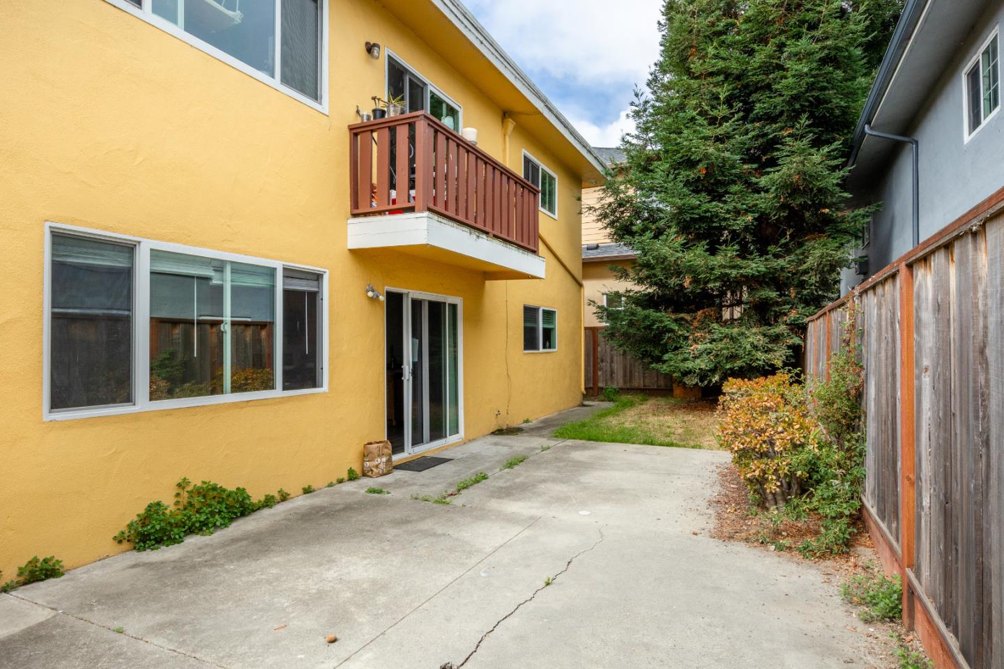238 San Lorenzo Boulevard