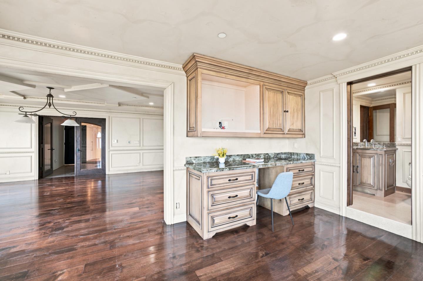 95 Southdown CT