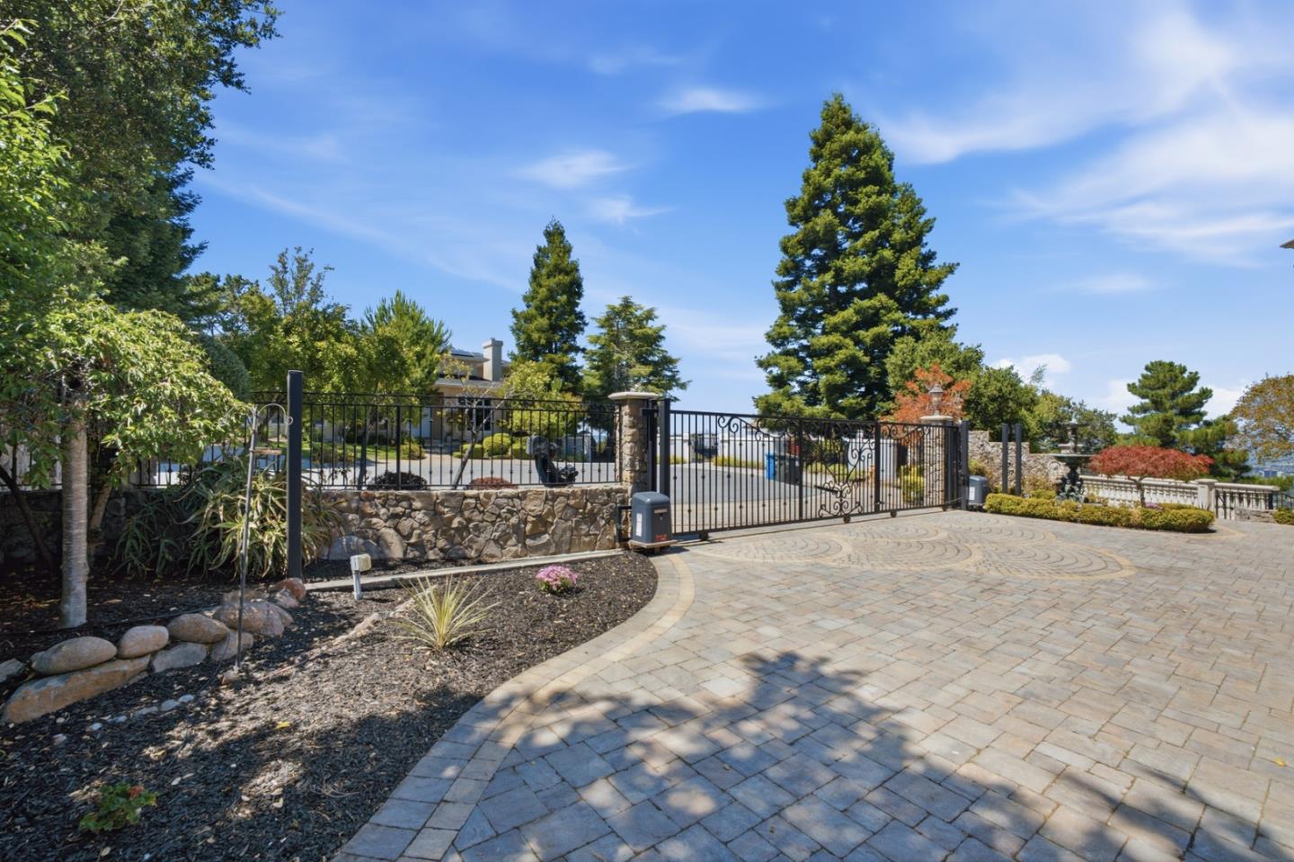 95 Southdown CT