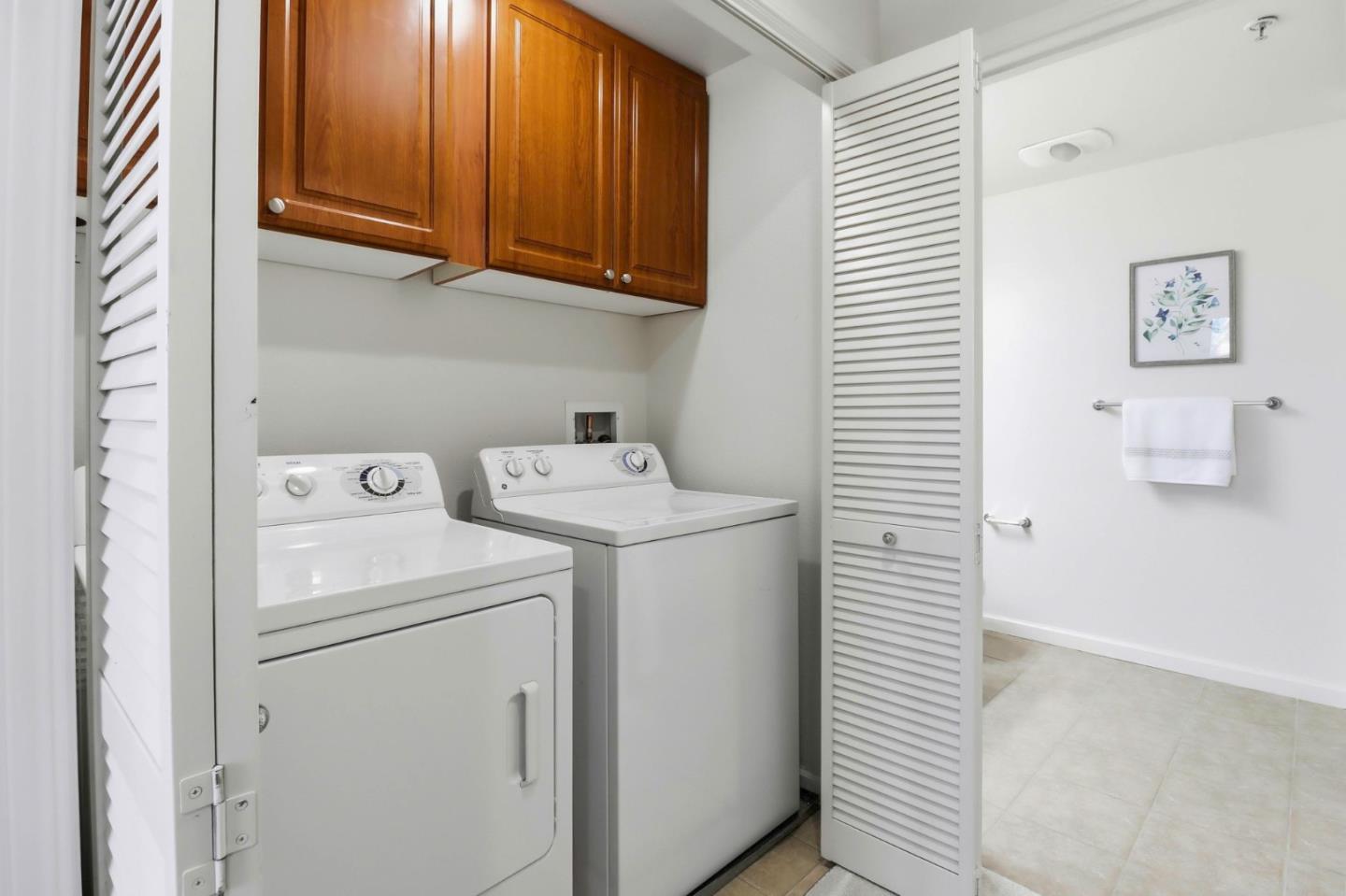 1883 Agnew RD 209