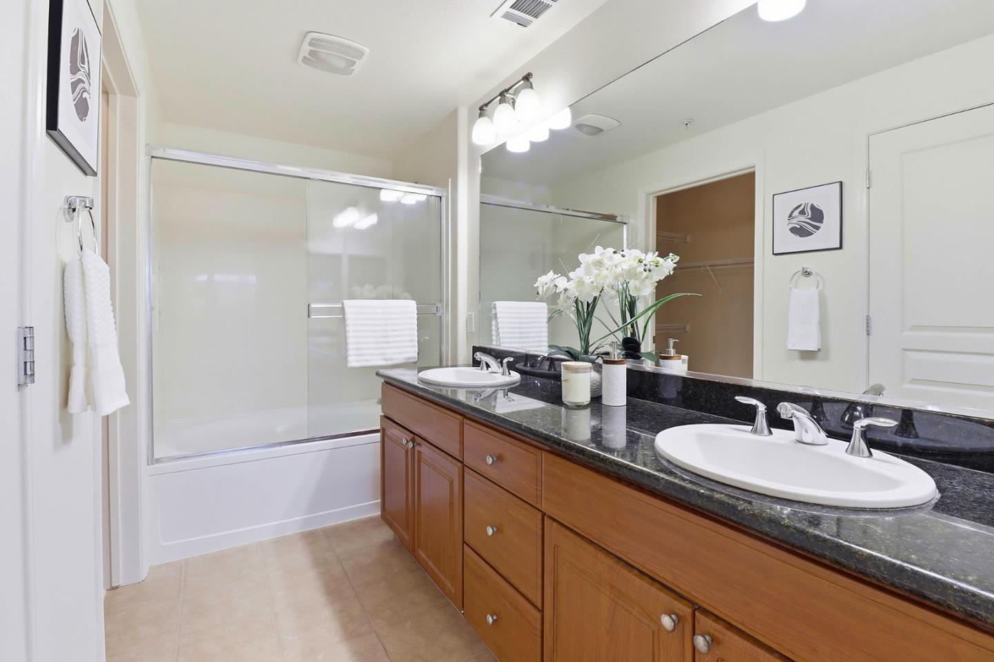 1883 Agnew RD 209