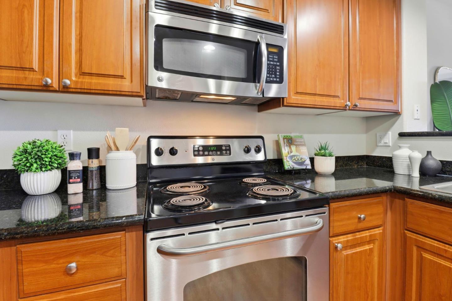 1883 Agnew RD 209