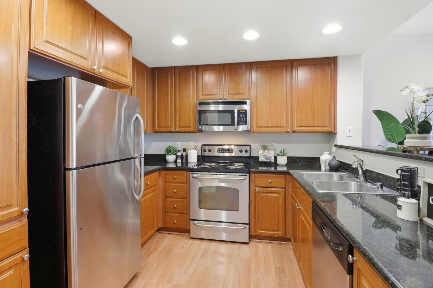 1883 Agnew RD 209