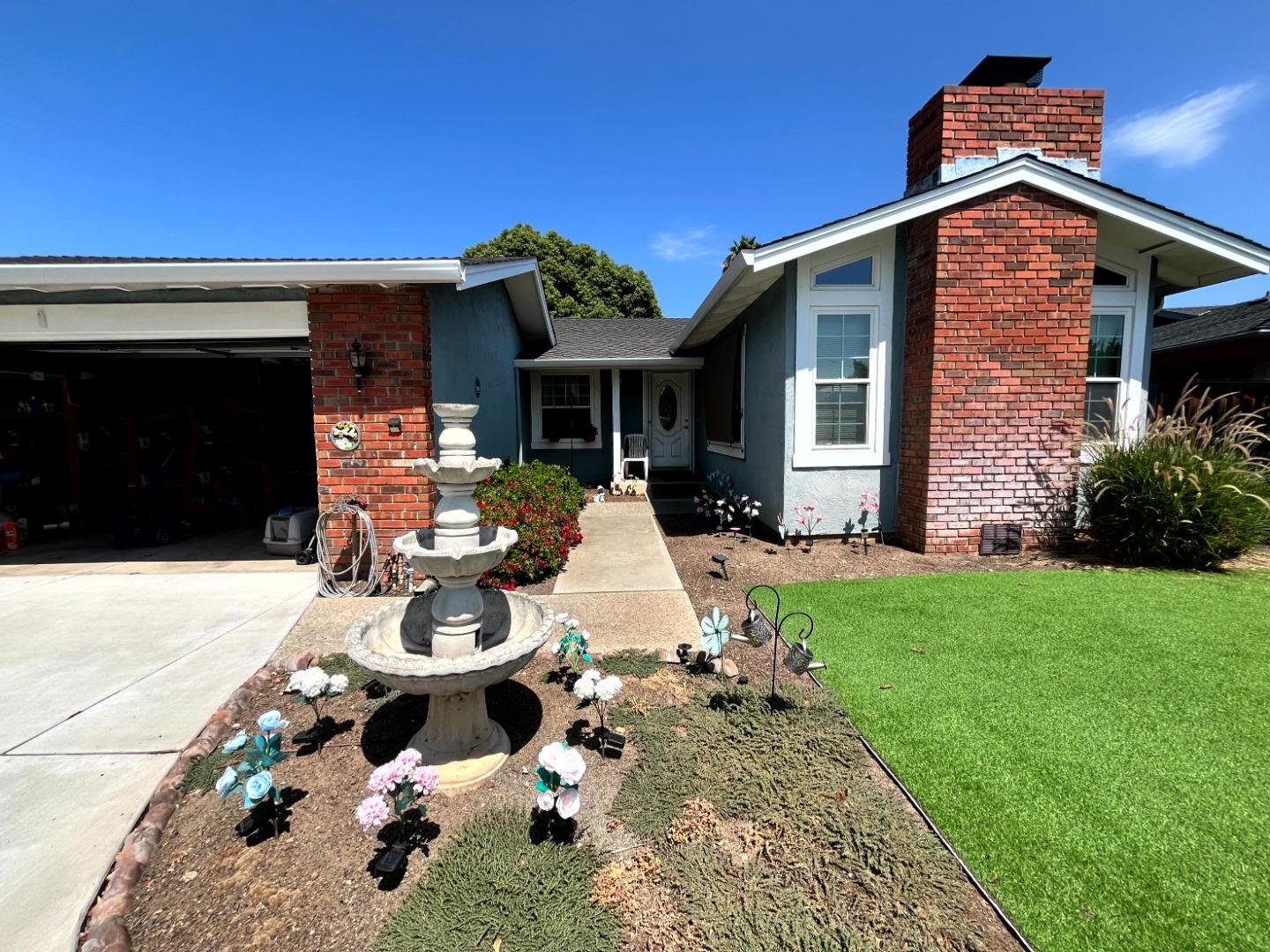 766 Glenburry WAY