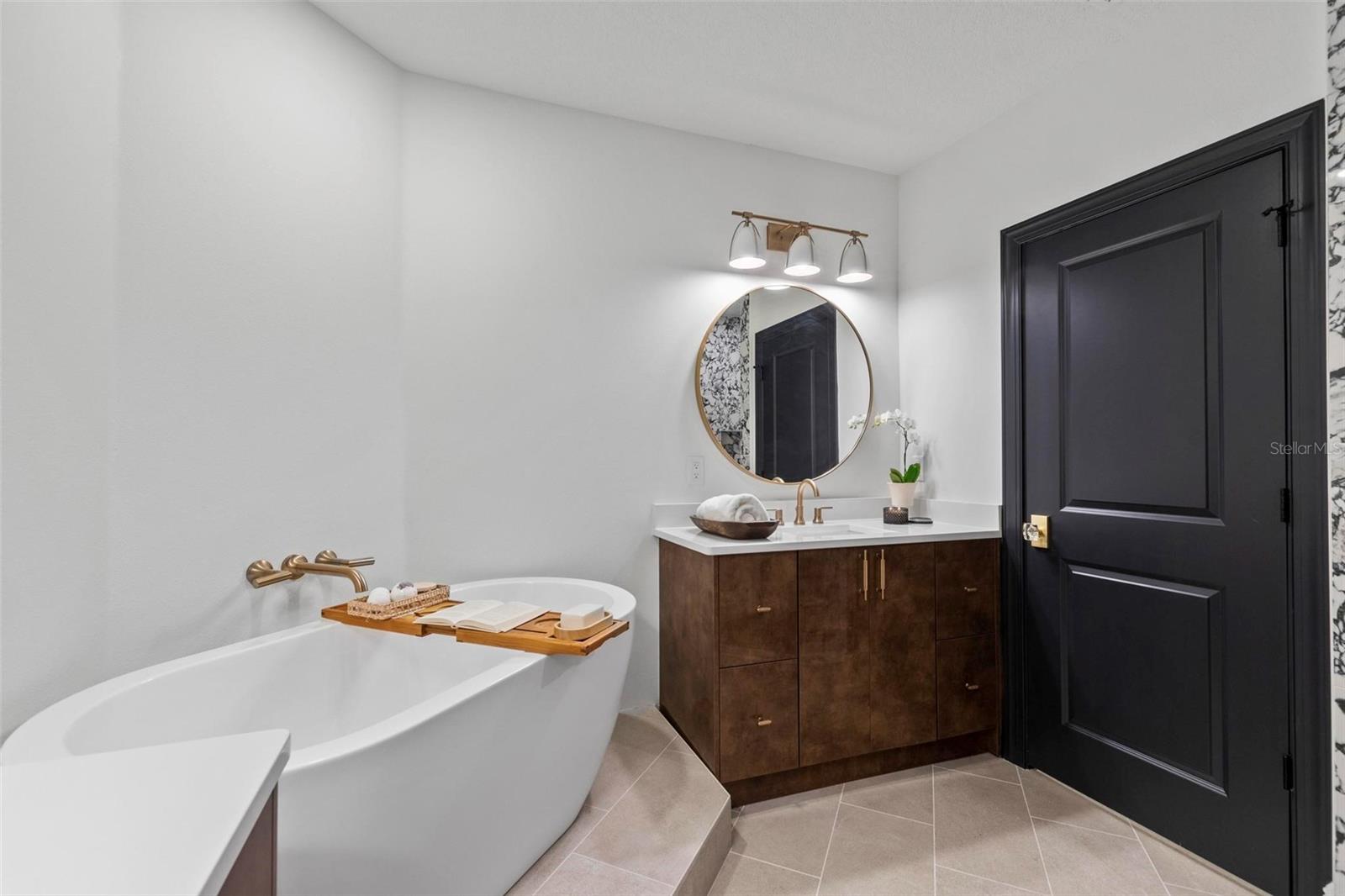 425 RIVERFRONT Unit: 104