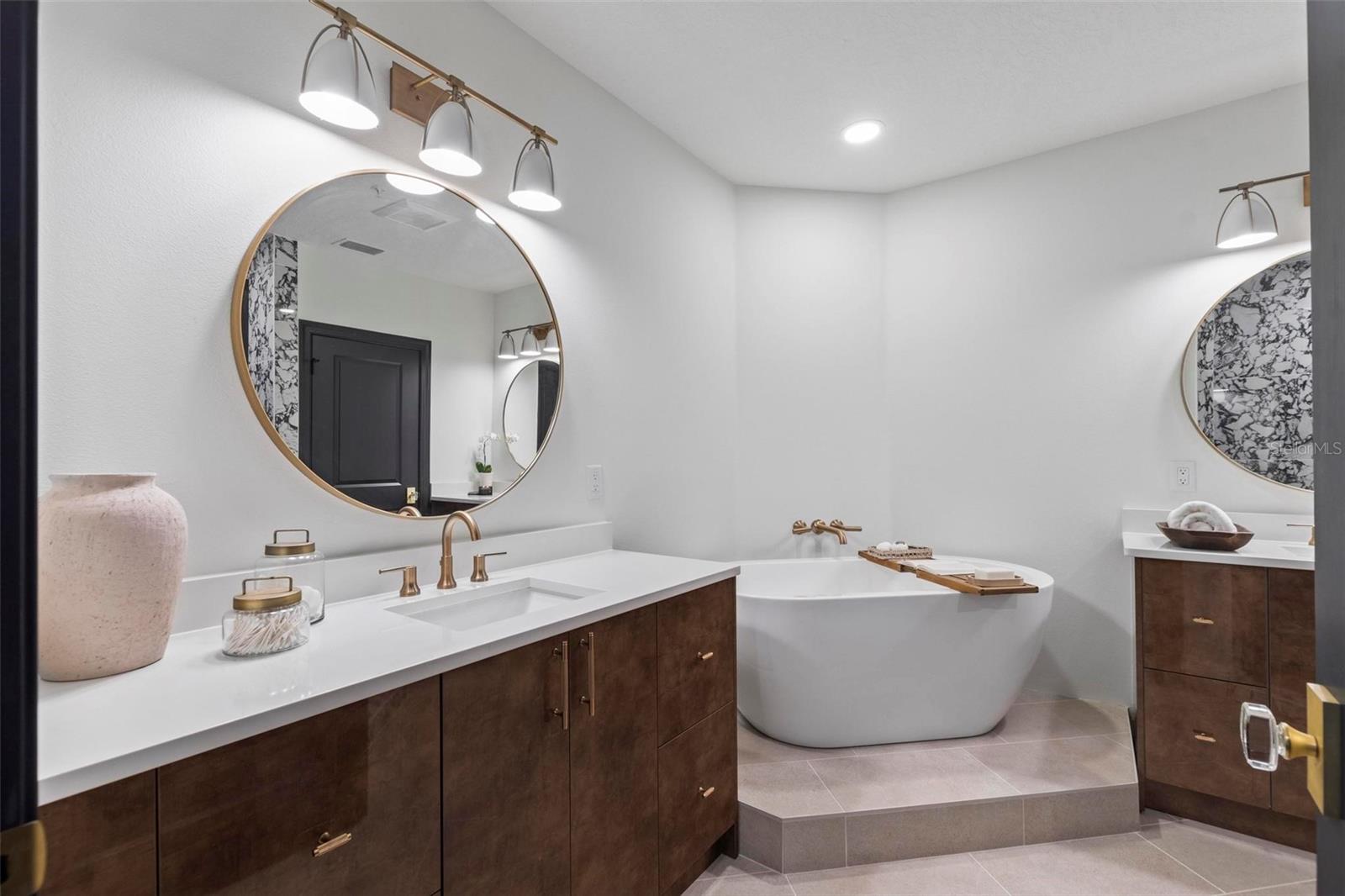 425 RIVERFRONT Unit: 104