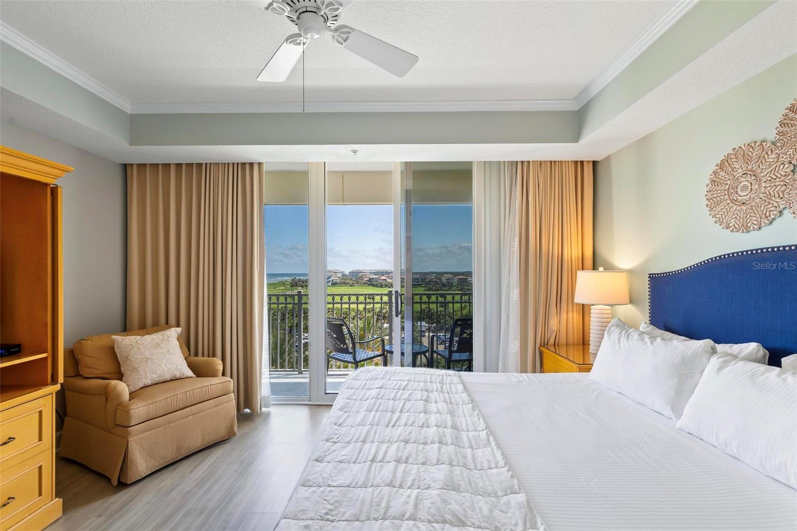 200 OCEAN CREST DR #515