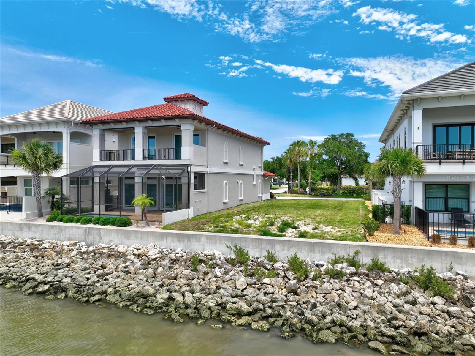 288 YACHT HARBOR DR